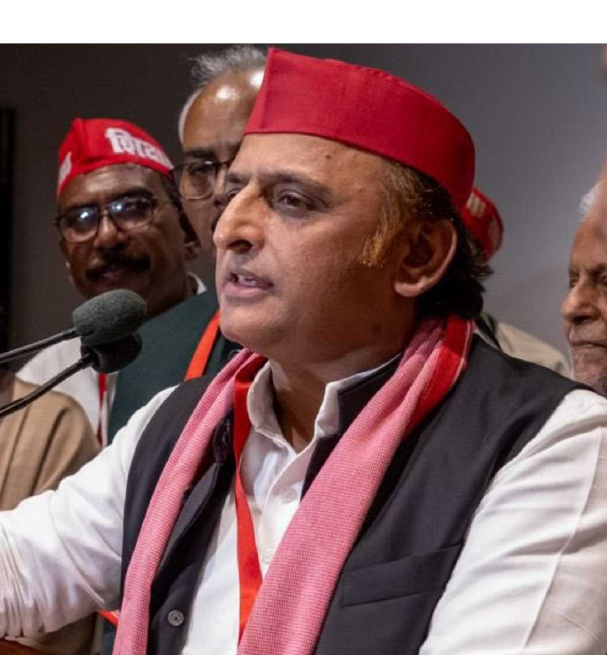 इतिहास में नोटबंदी के नाम पर पूरा अध्याय सिर्फ काले रंग से ही छापा जाएगा : अखिलेश